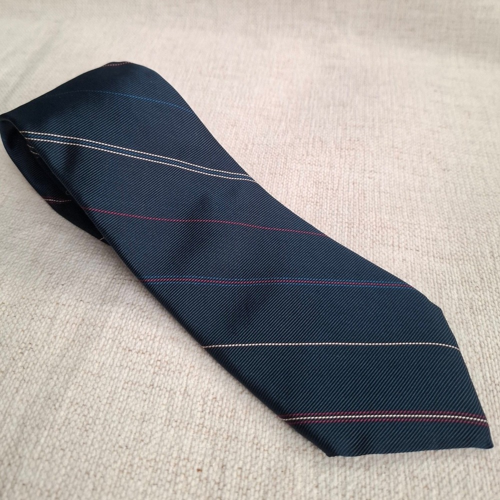 Vintage Preppy Tie Navy Blue Striped 100% Silk Ribbed Ivy Prep Old Money 56x3